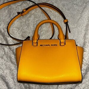 Michael Kors Selma XS Mini Crossbody Bag Saffiano Leather Jasmine Yellow Color